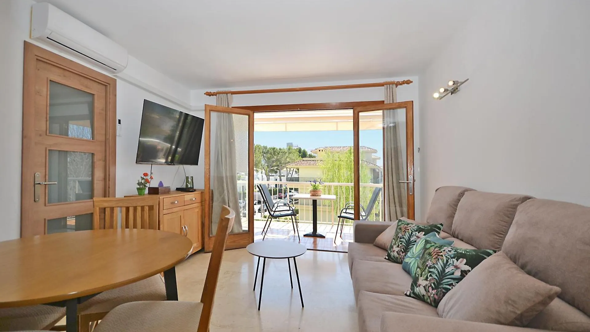 Contacten van Oliva Apartament